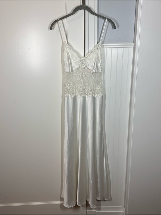 Victoria's Secret Other - Victoria’s Secret Long Bridal Chantilly Lace Maxi Lace Dress size small 2004